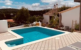 Casa Na Colina : The Cottage And The Long House